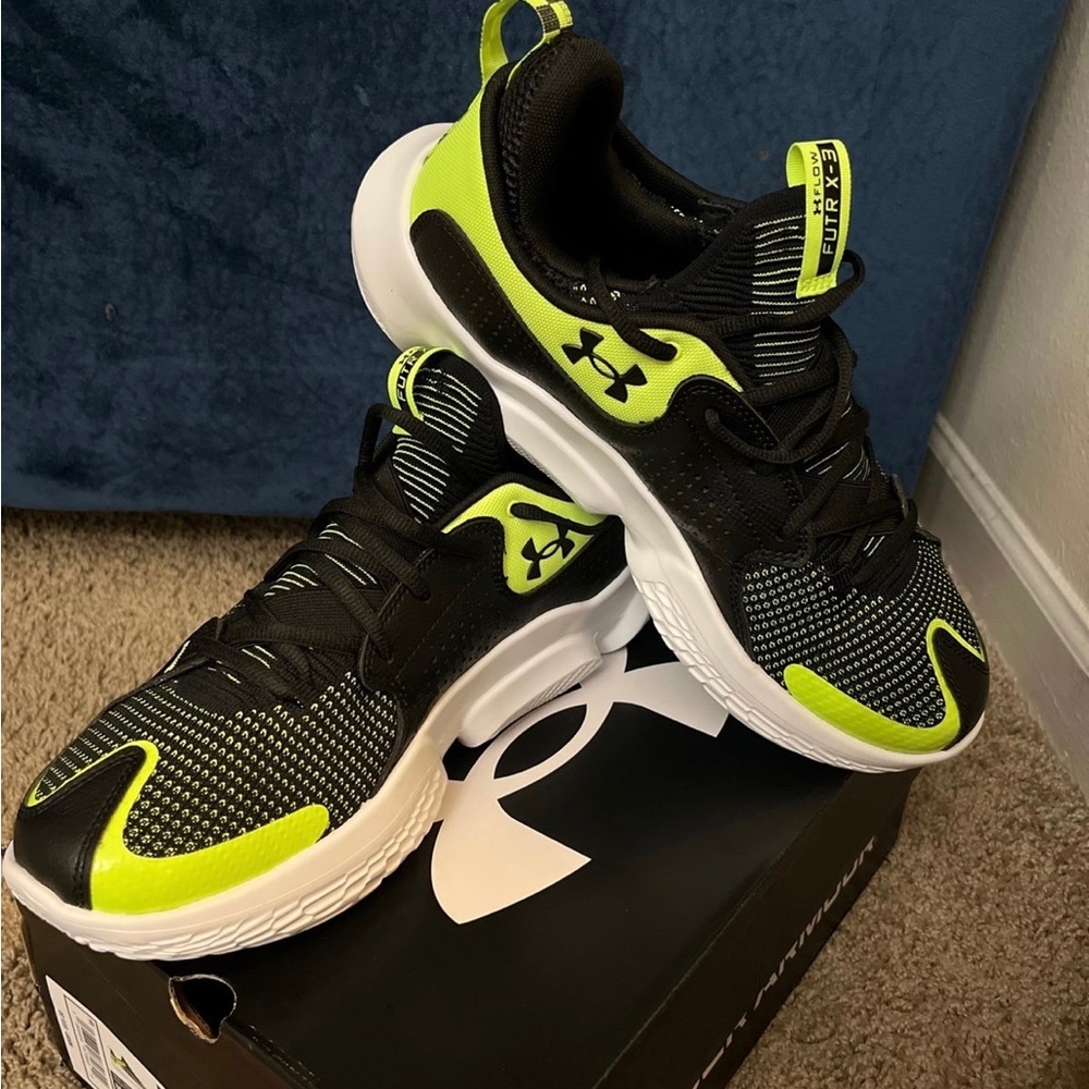 Mens Under Armor UA FLOW FUTR X 3 E24